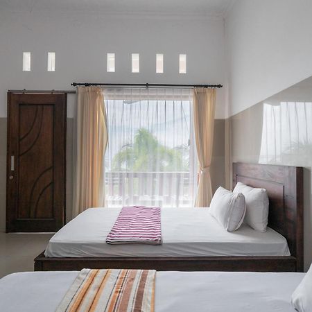 Rommeo Inn Lovina Mitra Reddoorz Temukus Exterior foto